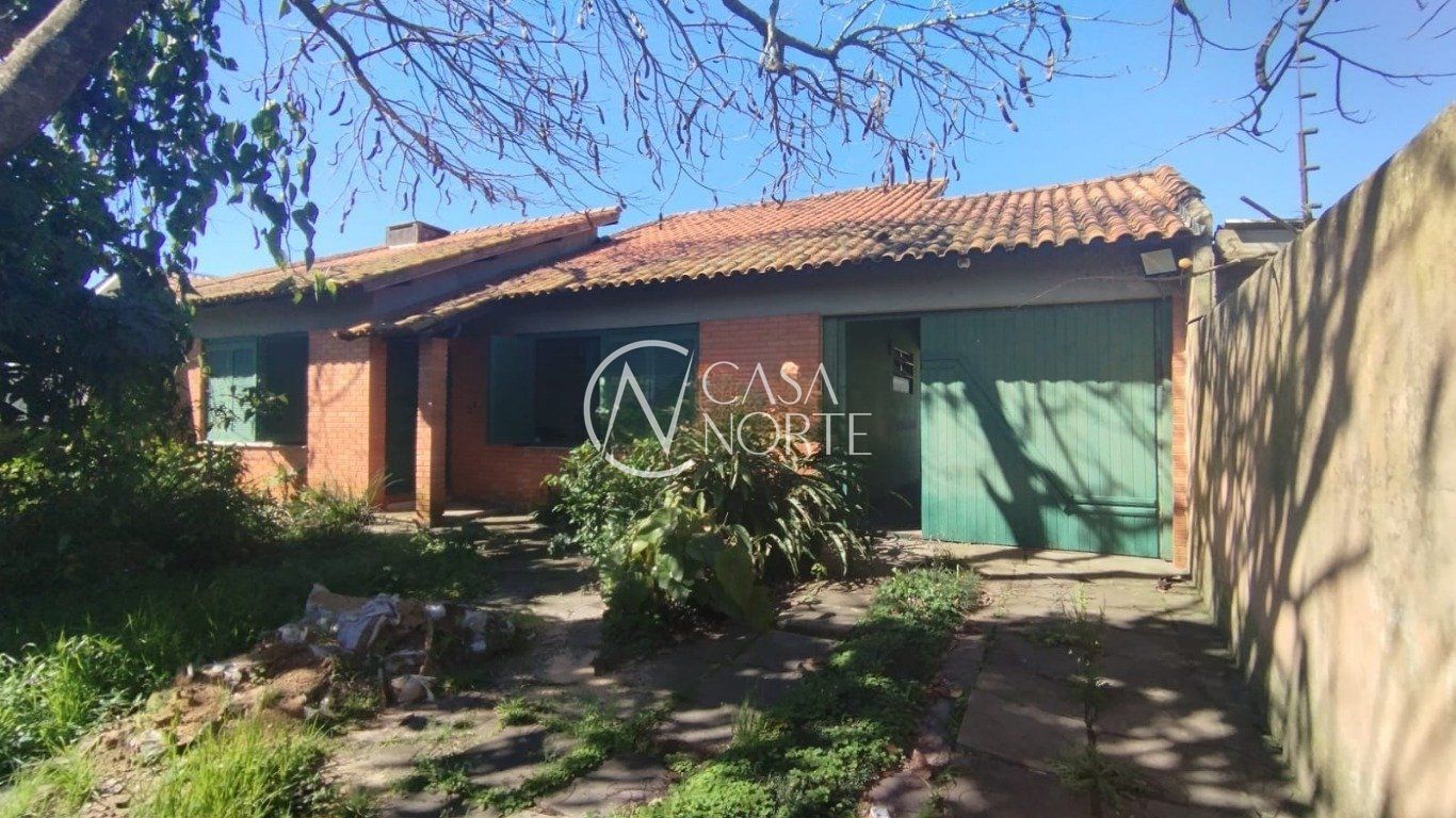 Casa à venda com 3 quartos, 257m², 1 suíte, 3 vagas, Avenida Orleaes no bairro Guarujá em Porto Alegre