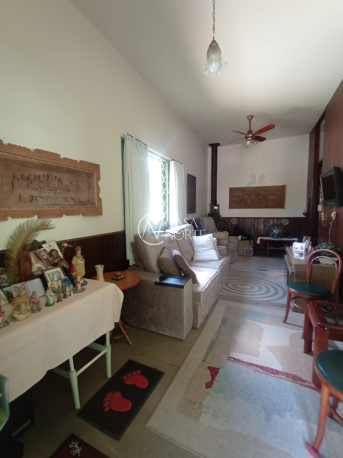 Casa à venda com 3 quartos, 392m², 4 vagas, Rua Barão do Guaíba no bairro Menino Deus em Porto Alegre