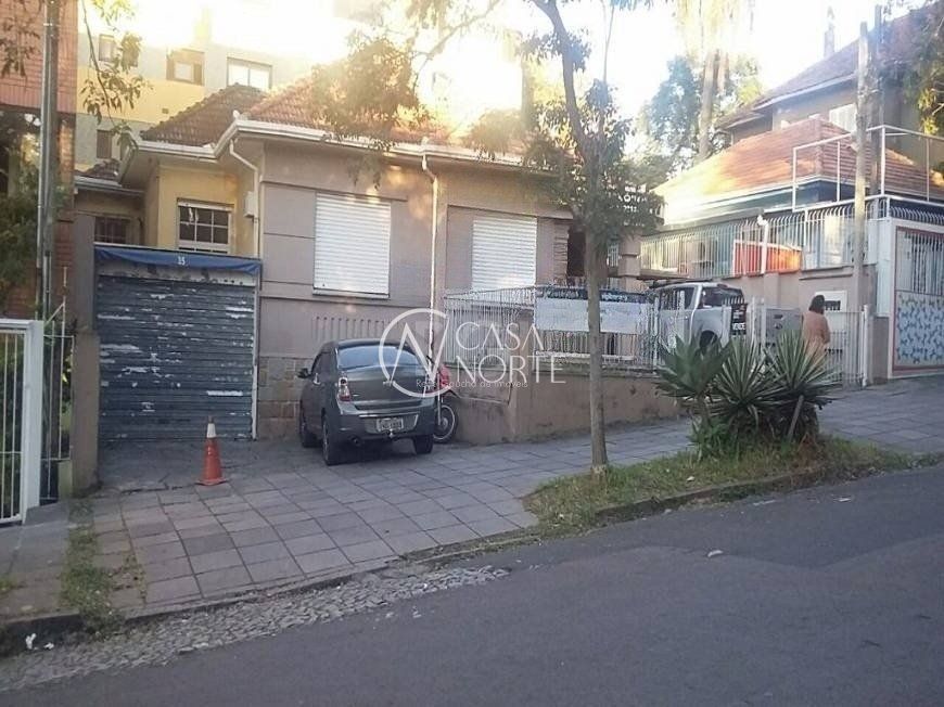 Casa à venda com 2 quartos, 144m², 1 suíte, 4 vagas, Rua Jaime Telles no bairro Petrópolis em Porto Alegre