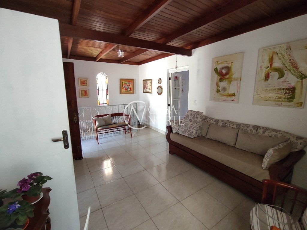 Casa à venda com 3 quartos, 142m², 2 vagas, Rua Bernardino dos Santos no bairro Teresópolis em Porto Alegre