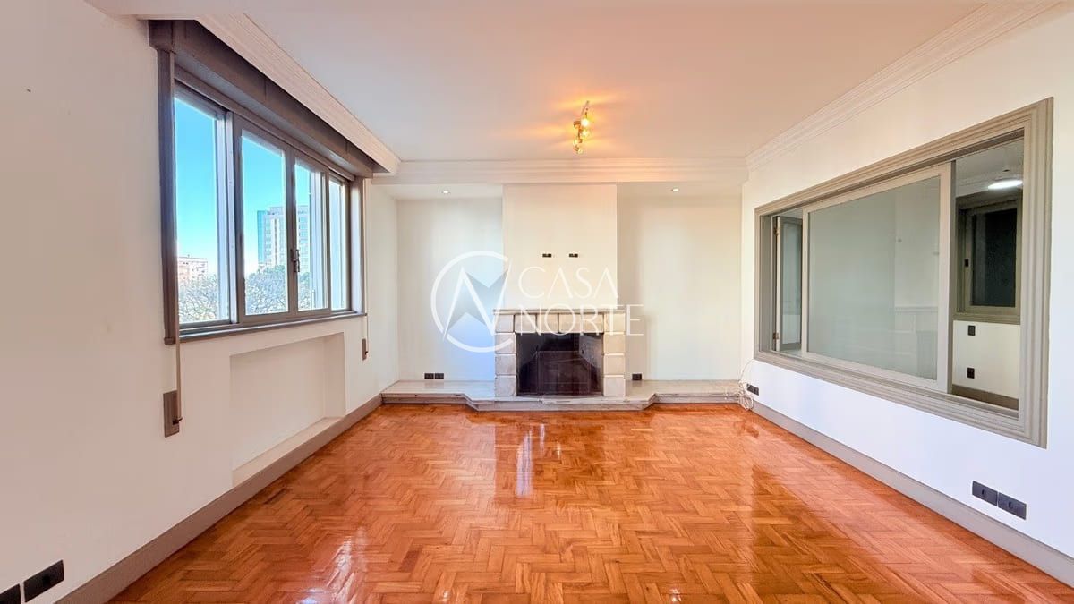 Apartamento à venda com 3 quartos, 201m², 1 suíte, 1 vaga, Praça Júlio de Castilhos no bairro Independência em Porto Alegre