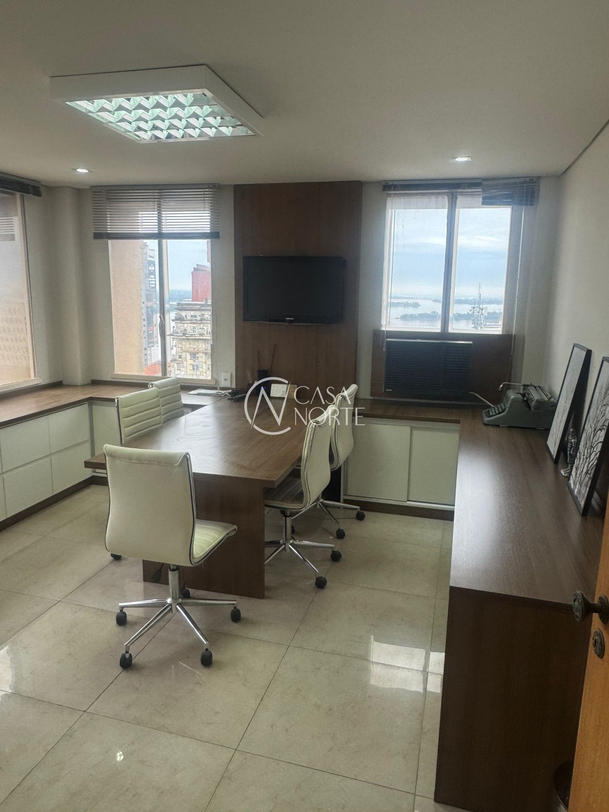 Sala Comercial à venda , 62m², Avenida Borges de Medeiros no bairro Centro Histórico em Porto Alegre