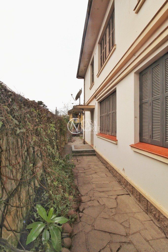 Casa à venda com 4 quartos, 250m², 3 vagas, Rua Nossa Senhora das Gracas no bairro Glória em Porto Alegre
