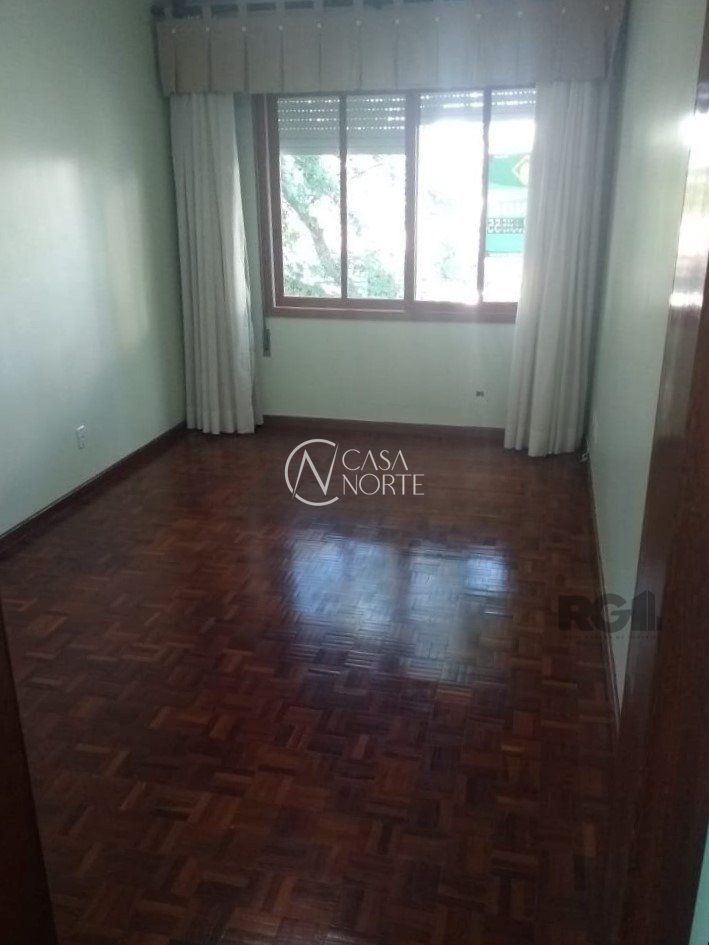 Apartamento à venda com 3 quartos, 84m², 1 vaga, Rua Carazinho no bairro Petrópolis em Porto Alegre