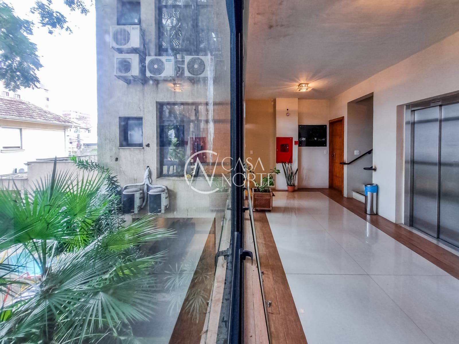 Sala Comercial à venda , 84m², 1 vaga, Avenida Bastian no bairro Menino Deus em Porto Alegre