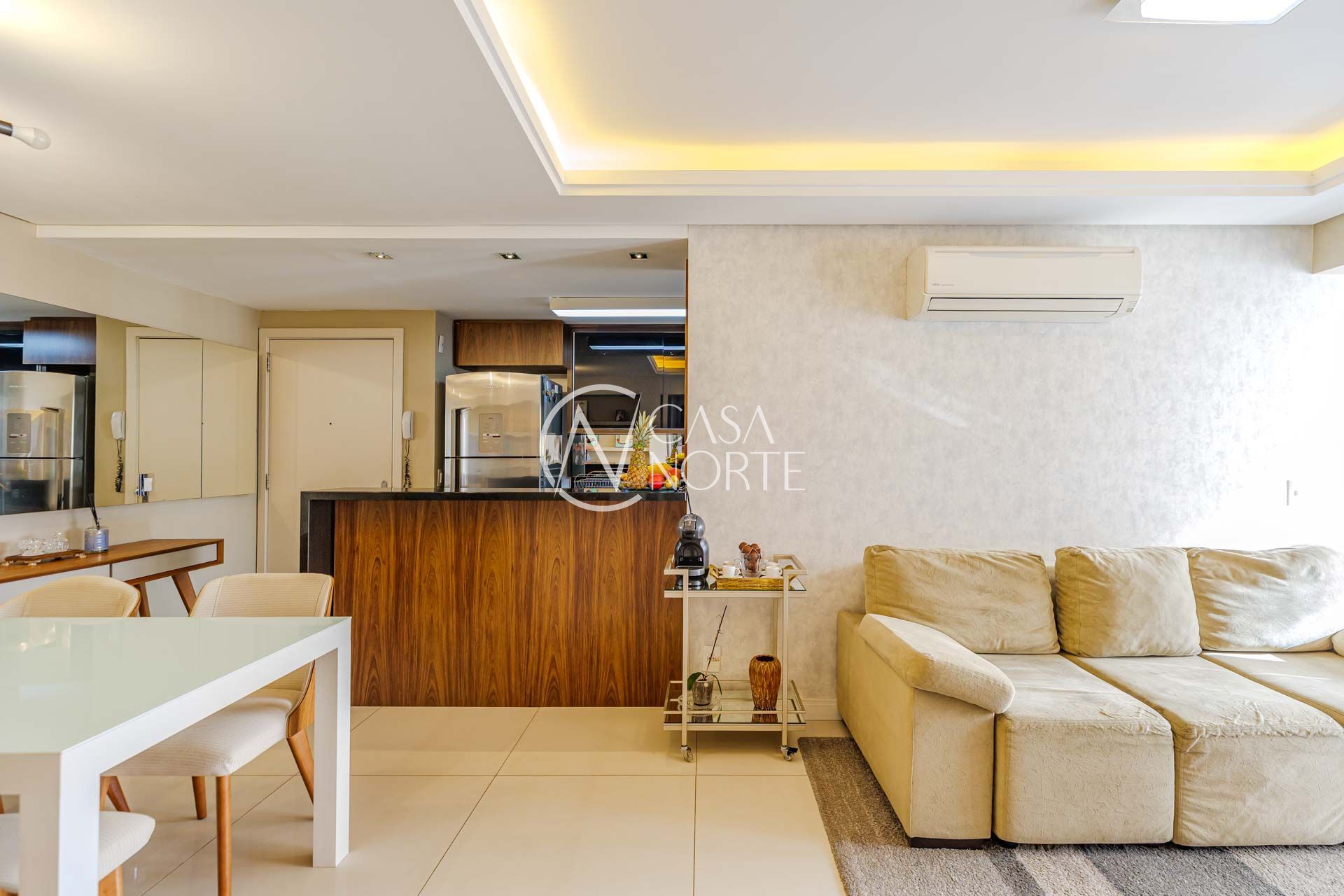 Apartamento à venda com 3 quartos, 93m², 1 suíte, 2 vagas, Rua Bispo William Thomas no bairro Teresópolis em Porto Alegre