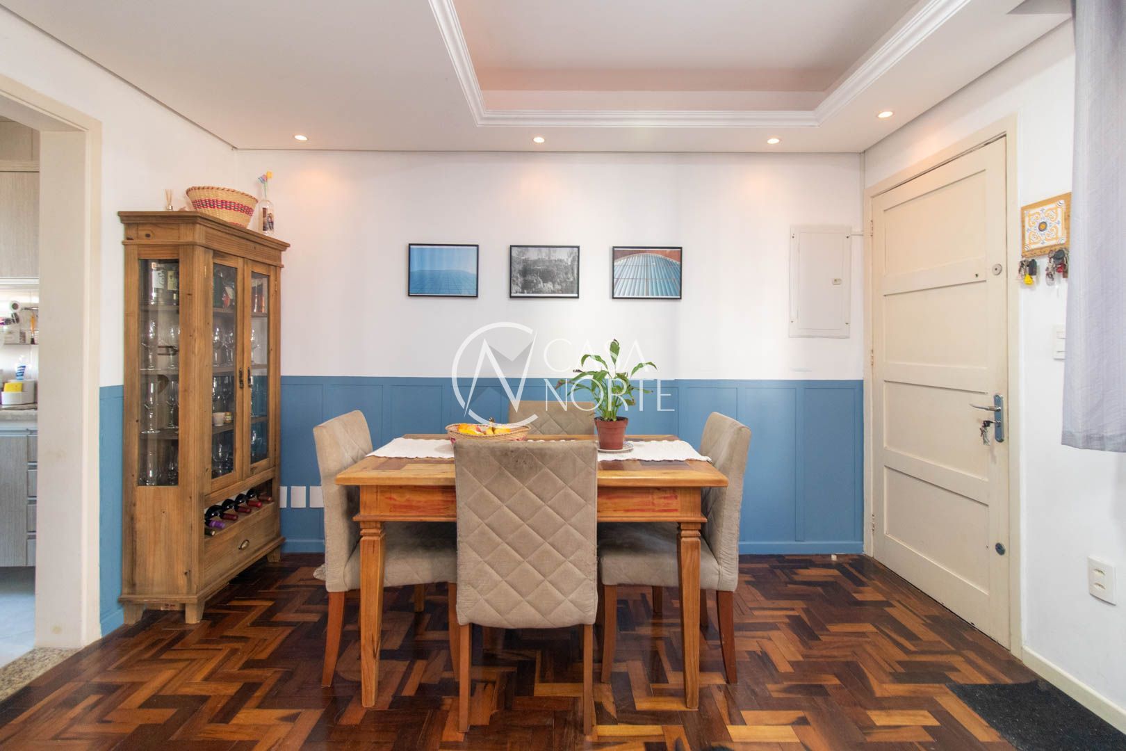 Apartamento à venda com 3 quartos, 77m², 1 vaga, Rua Carlos Ferreira no bairro Teresópolis em Porto Alegre
