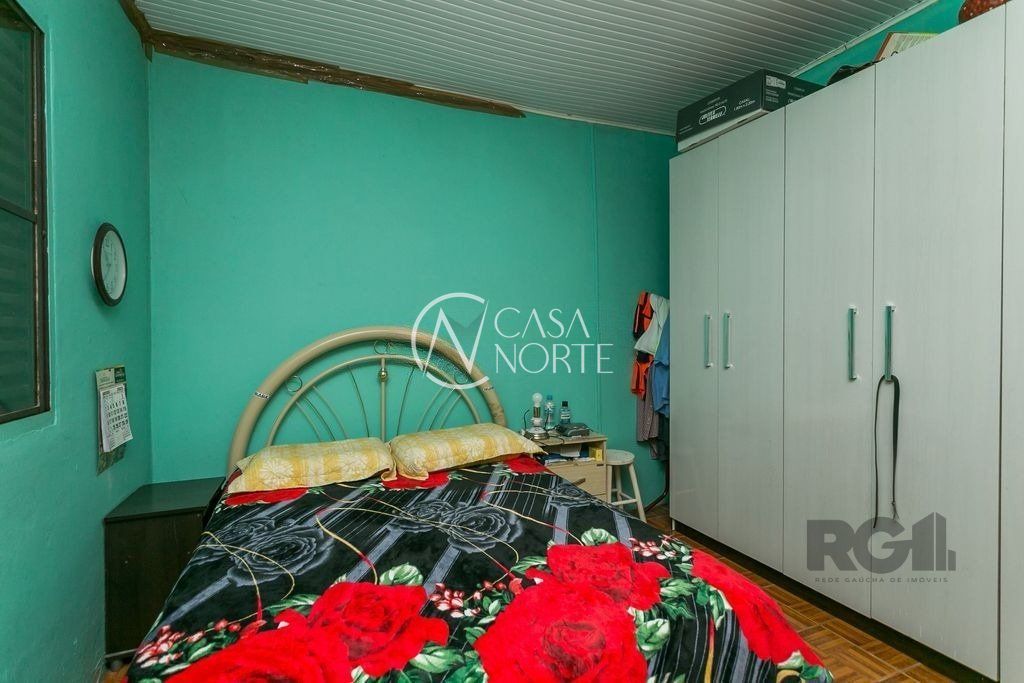 Casa à venda com 2 quartos, 84m², 1 vaga, Rua Curupaiti no bairro Cristal em Porto Alegre