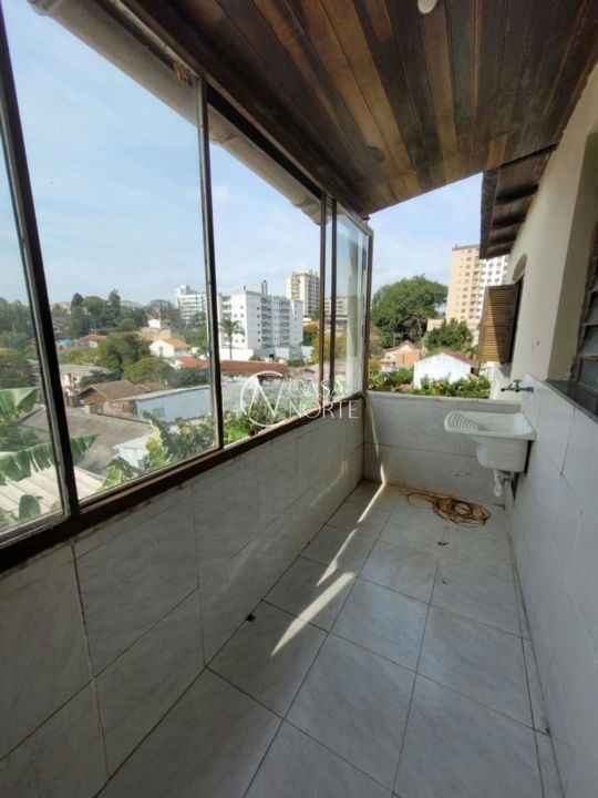 Casa à venda com 4 quartos, 251m², Rua Irene Capponi Santiago no bairro Cristo Redentor em Porto Alegre