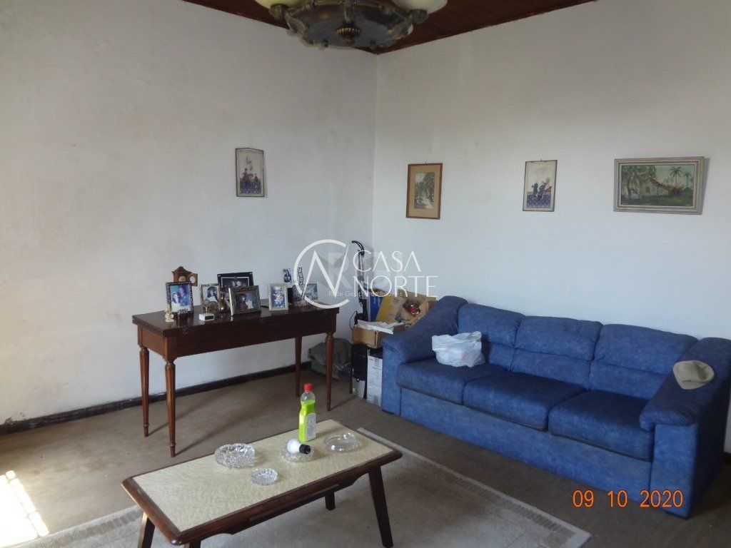 Casa à venda com 3 quartos, 250m², Travessa Miguel Pereira no bairro Medianeira em Porto Alegre