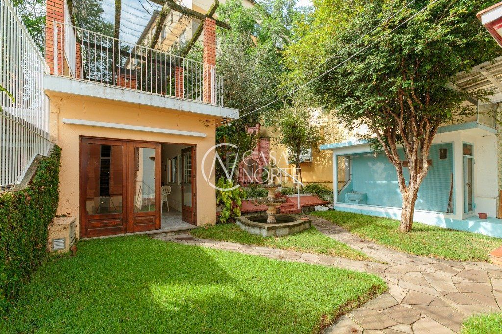 Casa à venda com 3 quartos, 229m², 1 suíte, 1 vaga, Rua Bispo William Thomas no bairro Teresópolis em Porto Alegre