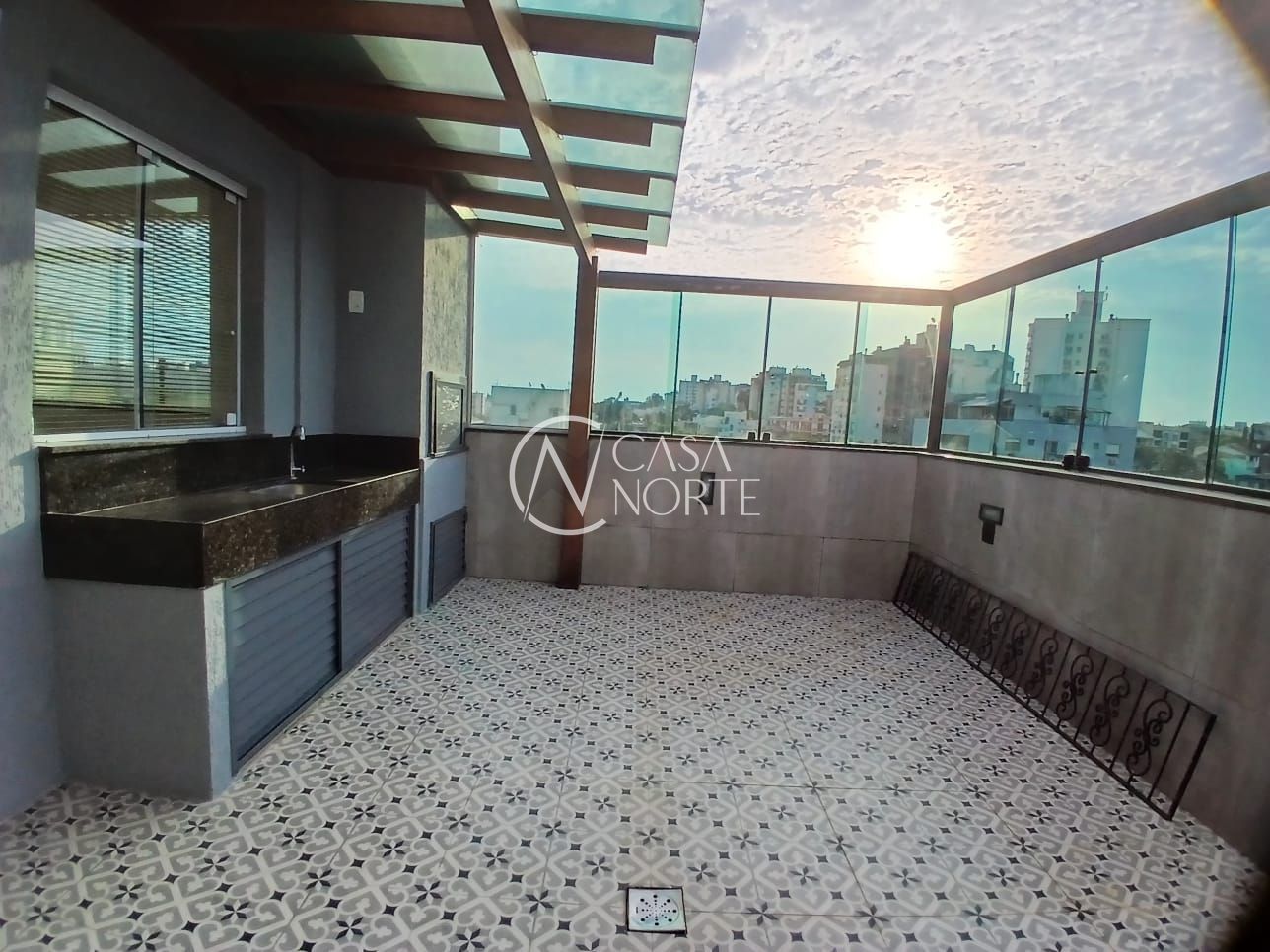 Cobertura à venda com 3 quartos, 156m², 1 suíte, 2 vagas, Rua Domingos Rubbo no bairro Jardim Lindóia em Porto Alegre
