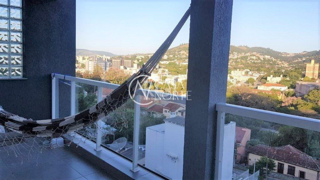 Casa à venda com 5 quartos, 377m², 2 suítes, 3 vagas, Rua Antônio Divan no bairro Teresópolis em Porto Alegre