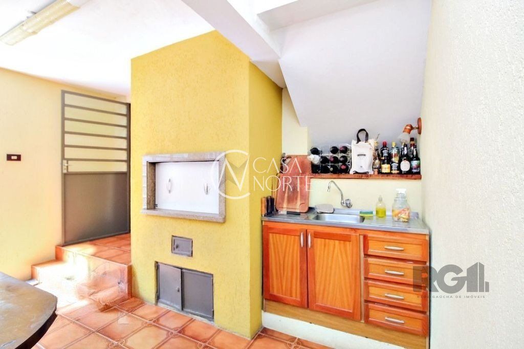 Casa à venda com 4 quartos, 160m², 1 suíte, 2 vagas, Rua General Cunha Louzada no bairro Glória em Porto Alegre