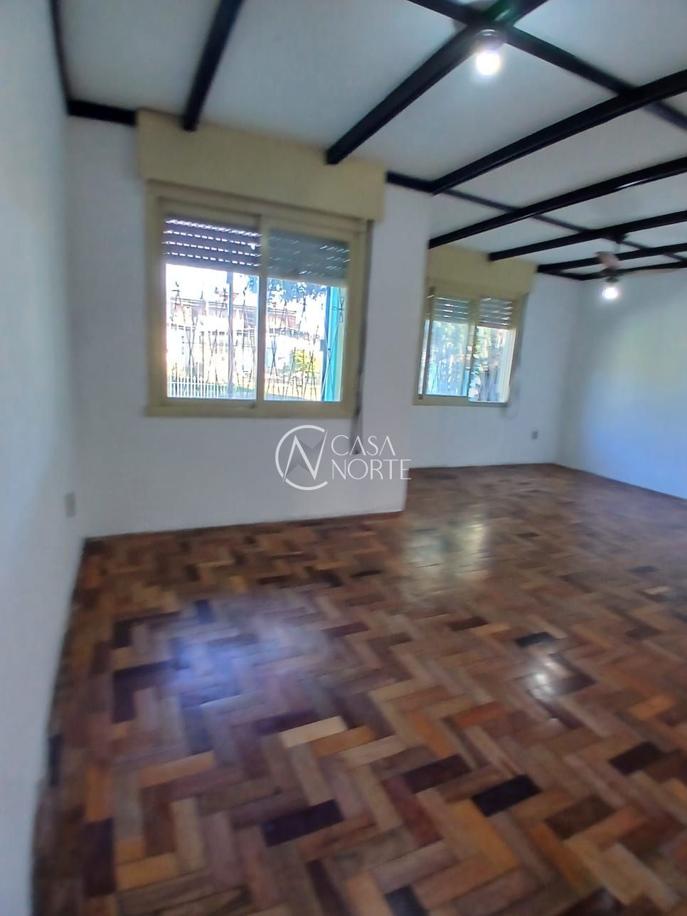 Casa à venda com 3 quartos, 93m², 2 vagas, Rua Doutor Vargas Neto no bairro Jardim Leopoldina em Porto Alegre