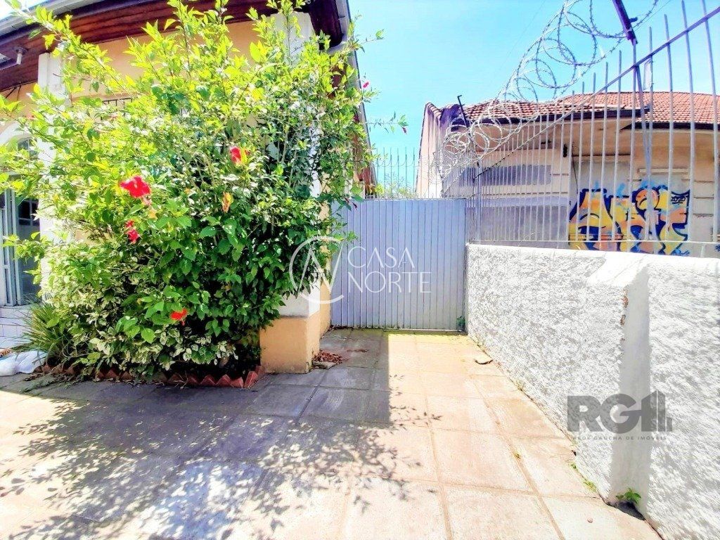 Casa à venda com 3 quartos, 117m², 2 vagas, Avenida Niteroi no bairro Medianeira em Porto Alegre