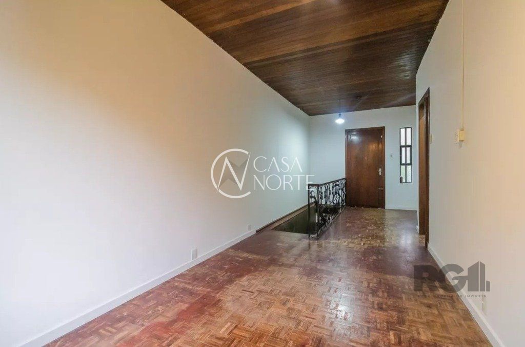 Casa à venda com 3 quartos, 160m², 1 suíte, 2 vagas, Rua Silverio Souto no bairro Teresópolis em Porto Alegre