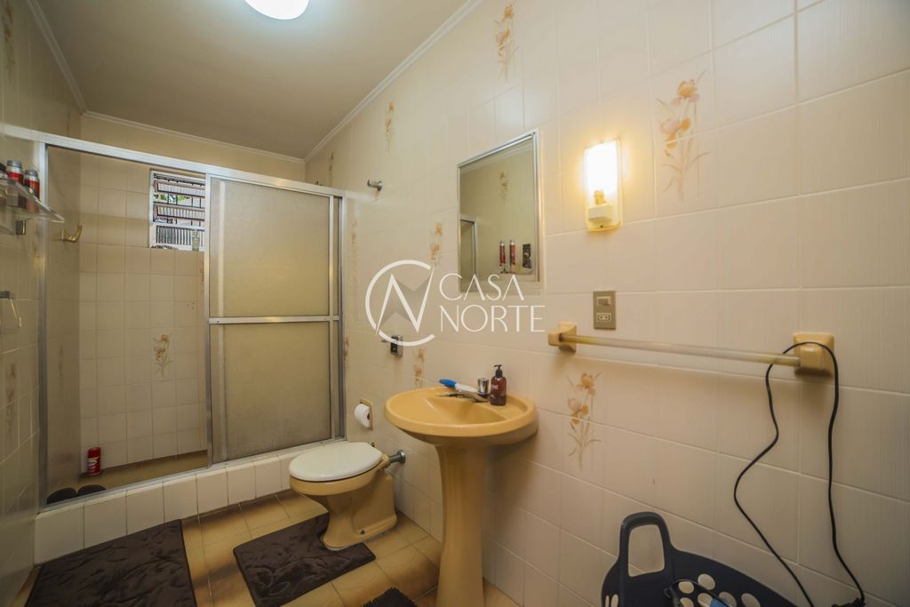 Casa à venda com 4 quartos, 311m², 1 suíte, 4 vagas, Rua Otávio Dutra no bairro Santa Tereza em Porto Alegre