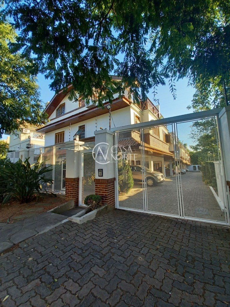 Casa de Condomínio à venda com 3 quartos, 138m², 1 suíte, 2 vagas, Rua Conselheiro Xavier da Costa no bairro Ipanema em Porto Alegre