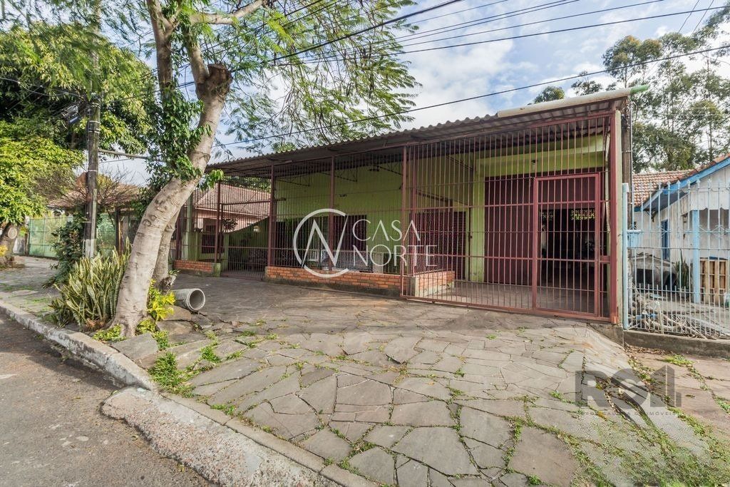 Casa à venda com 6 quartos, 313m², 1 suíte, 4 vagas, Avenida Polar no bairro Jardim Floresta em Porto Alegre