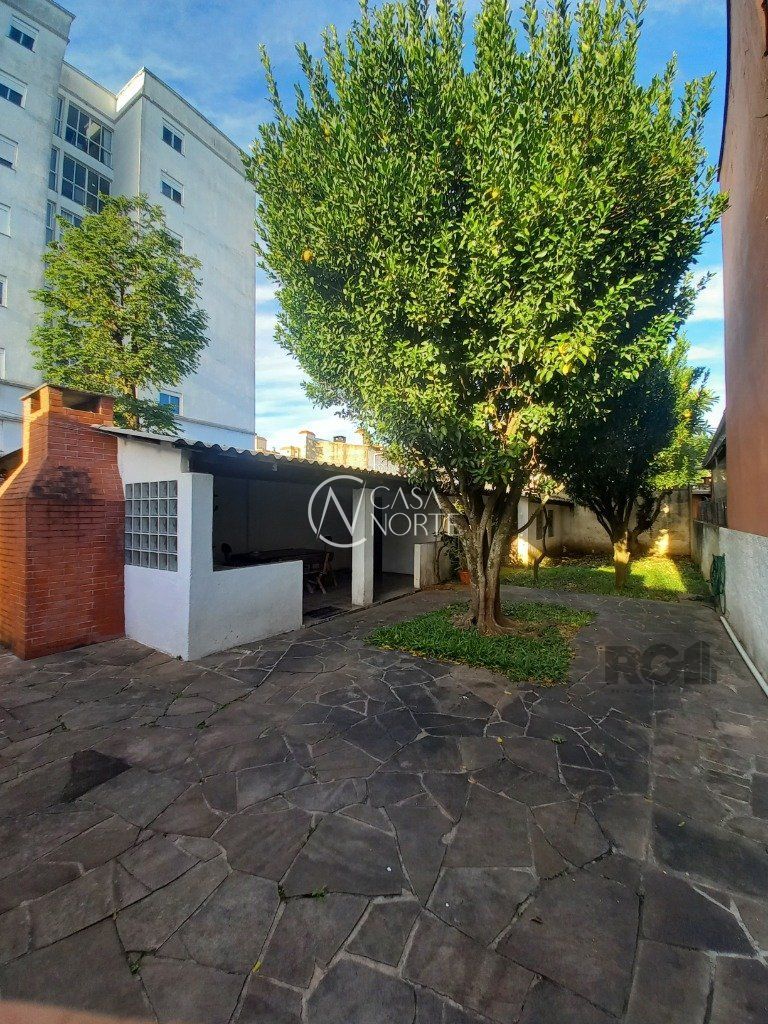 Casa à venda com 4 quartos, 362m², 1 vaga, Avenida Teresópolis no bairro Teresópolis em Porto Alegre