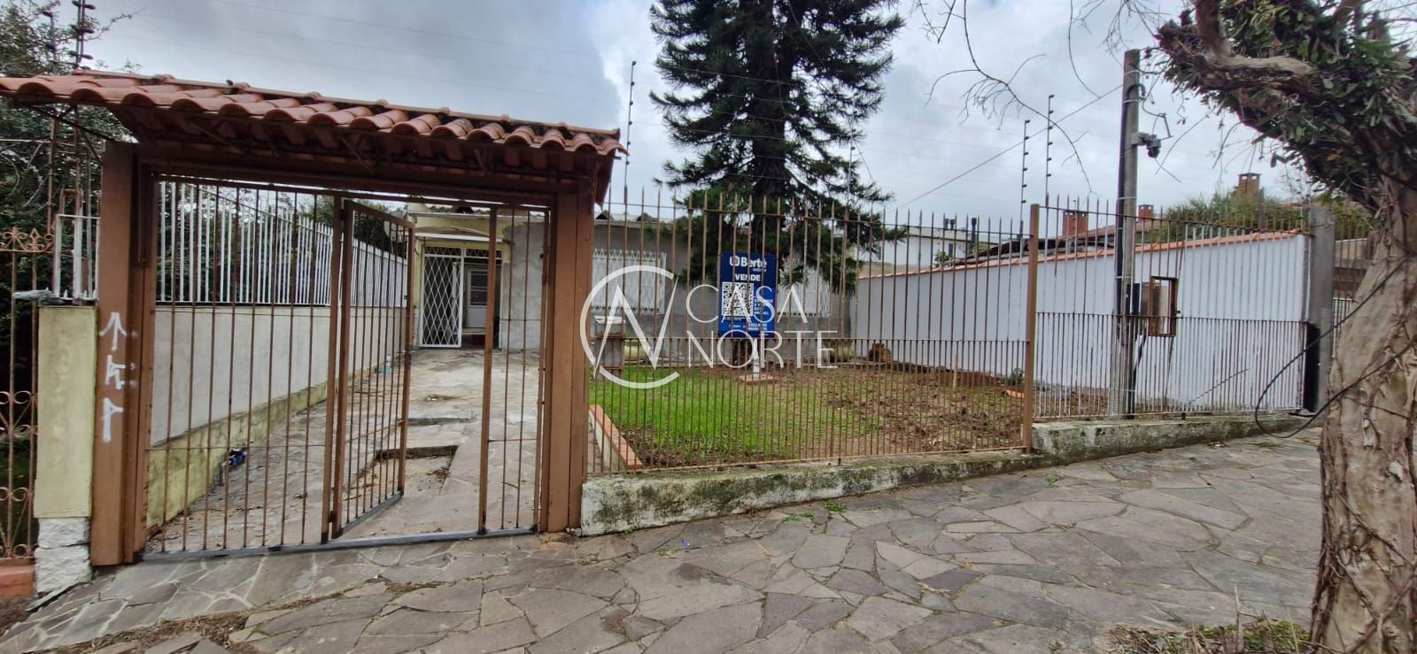 Casa à venda com 3 quartos, 120m², 2 vagas, Rua Silvério Souto no bairro Teresópolis em Porto Alegre