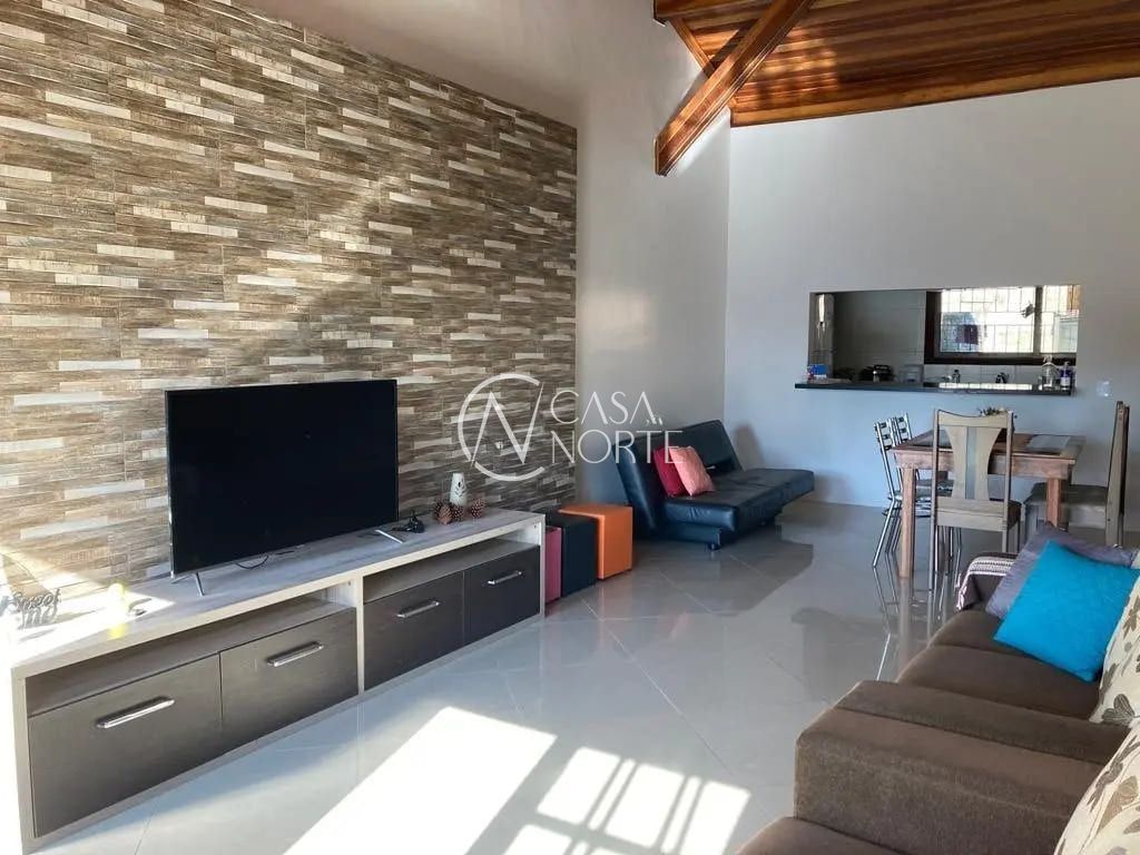 Casa à venda com 3 quartos, 180m², 1 suíte, 3 vagas, Rua Henrique Fraeb no bairro Partenon em Porto Alegre