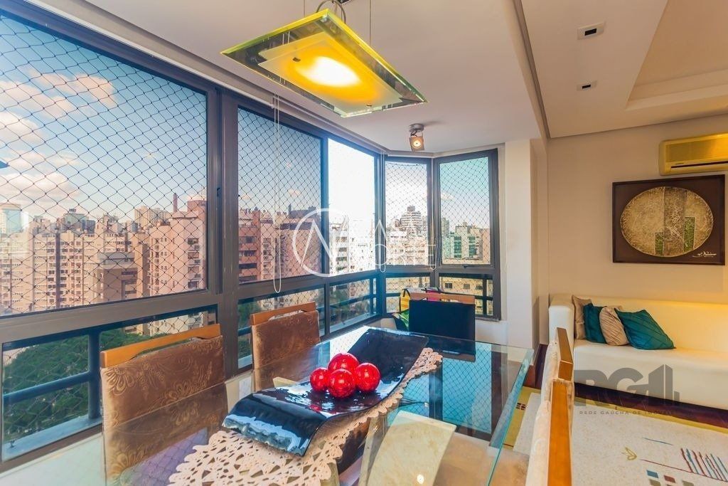 Cobertura à venda com 3 quartos, 175m², 1 suíte, 2 vagas, Rua Carlos Gardel no bairro Bela Vista em Porto Alegre