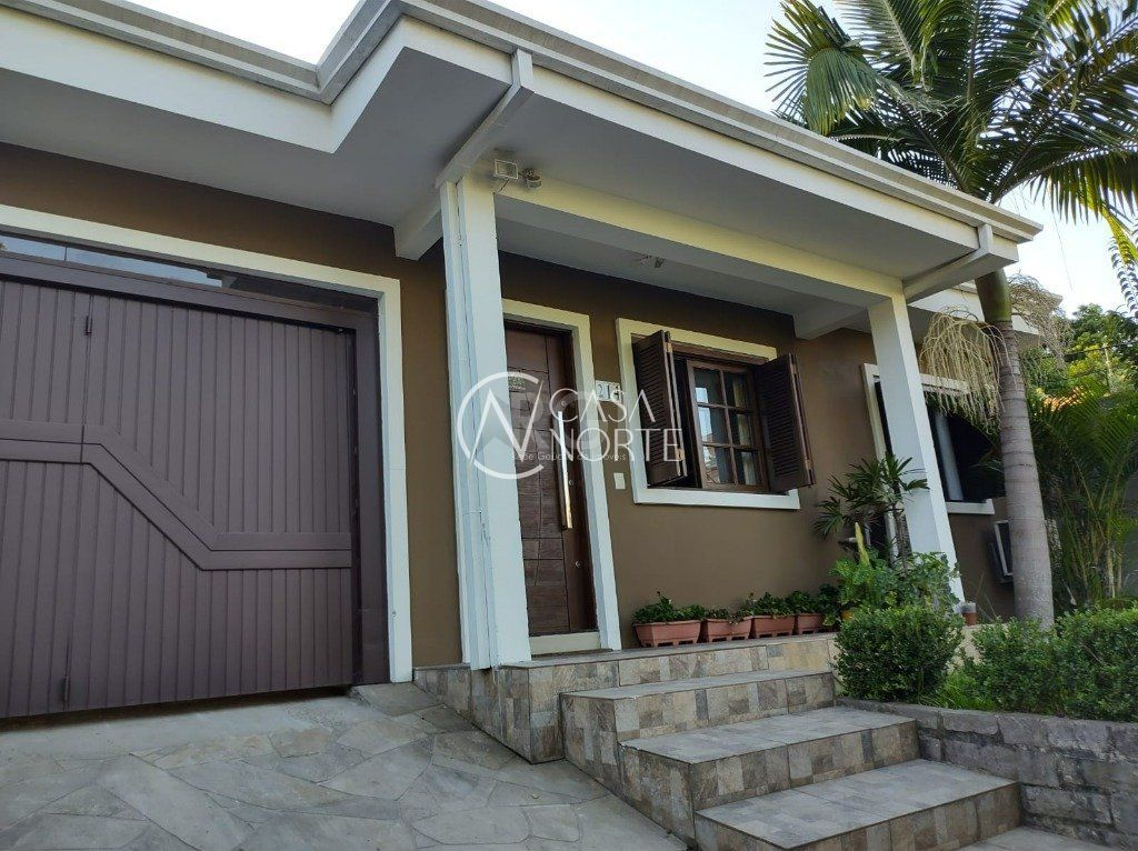 Casa à venda com 2 quartos, 214m², 4 vagas, Rua Theonila Carvalho da Motta no bairro Parque Santa Fé em Porto Alegre