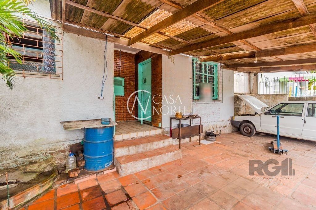 Casa à venda com 2 quartos, 151m², 1 suíte, Rua Guadalajara no bairro Jardim Sabará em Porto Alegre