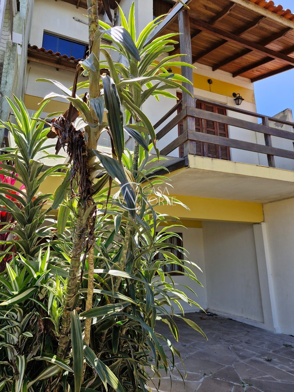 Casa à venda com 3 quartos, 119m², 1 suíte, 2 vagas, Rua Sebastião Wolf no bairro Nonoai em Porto Alegre