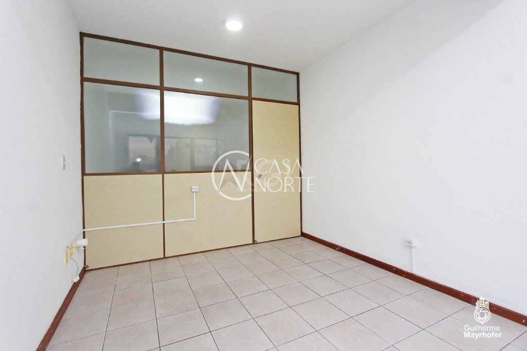 Sala Comercial à venda , 35m², 1 vaga, Rua Jari no bairro Passo da Areia em Porto Alegre