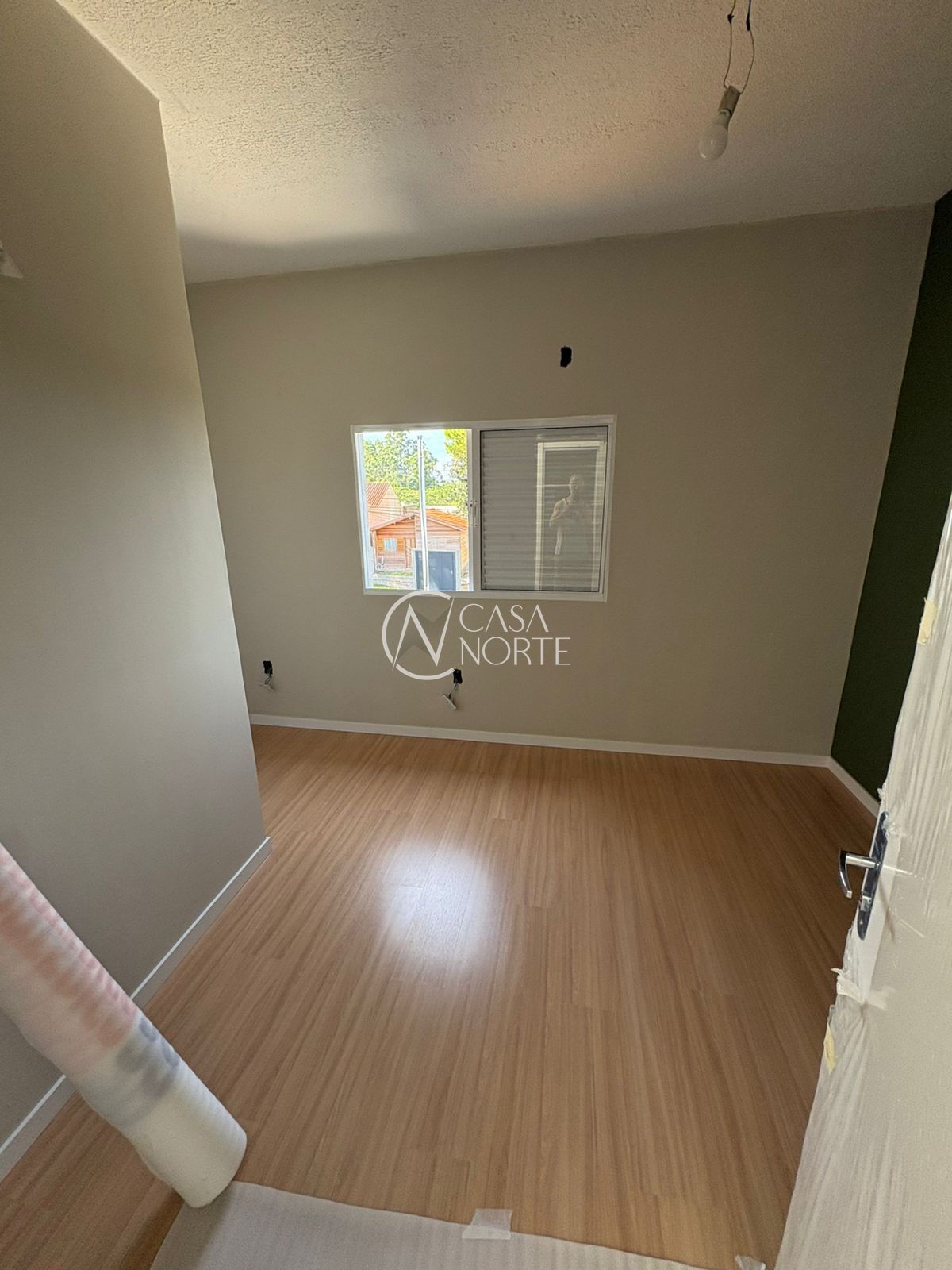 Casa à venda com 2 quartos, 55m², 1 vaga, Rua Seis Mil Cento e Dez no bairro Lomba do Pinheiro em Porto Alegre