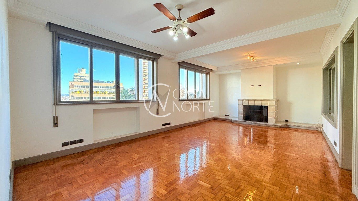 Apartamento à venda com 3 quartos, 201m², 1 suíte, 1 vaga, Praça Júlio de Castilhos no bairro Independência em Porto Alegre