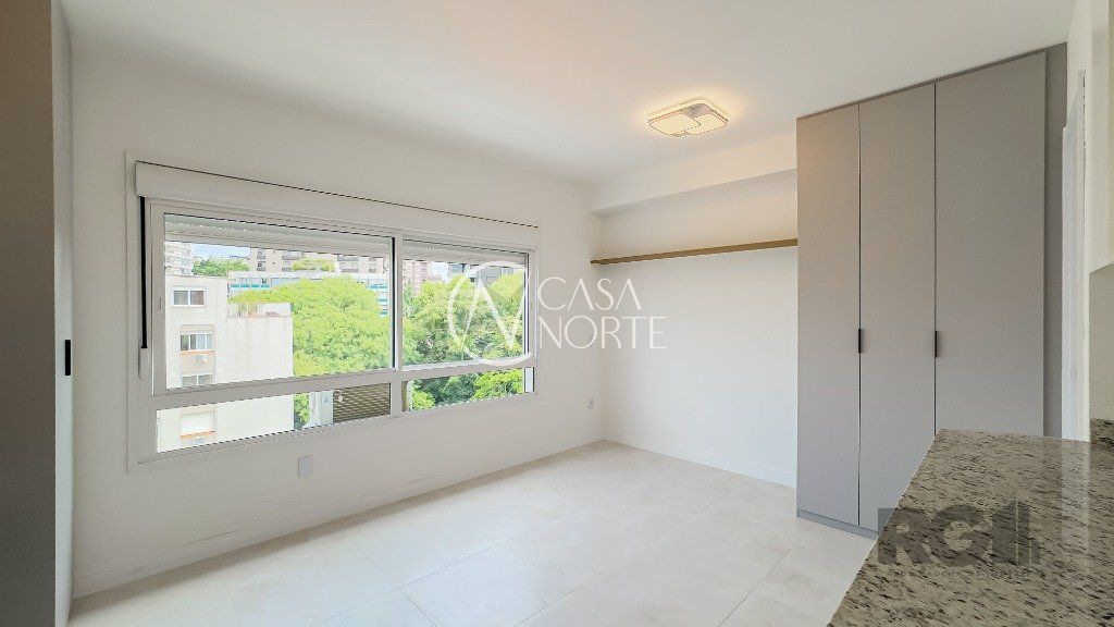 Studio à venda com 1 quarto, 30m², 1 vaga, Travessa Carmem no bairro Floresta em Porto Alegre
