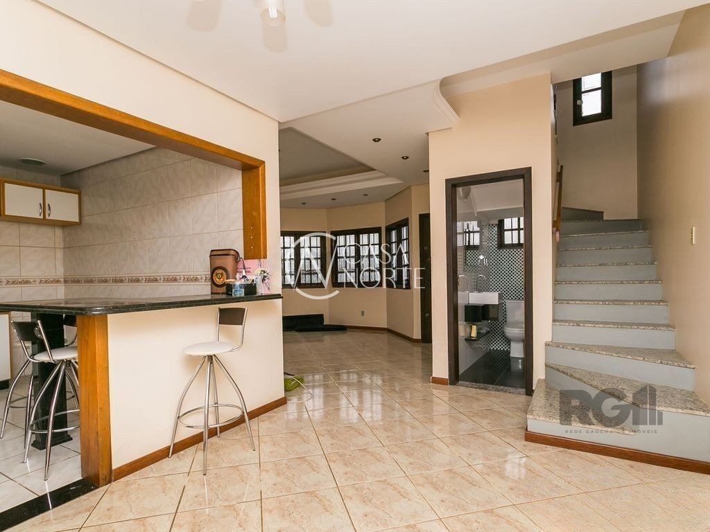 Casa à venda com 3 quartos, 150m², 1 suíte, 2 vagas, Rua Tomé Antônio de Souza no bairro Campo Novo em Porto Alegre