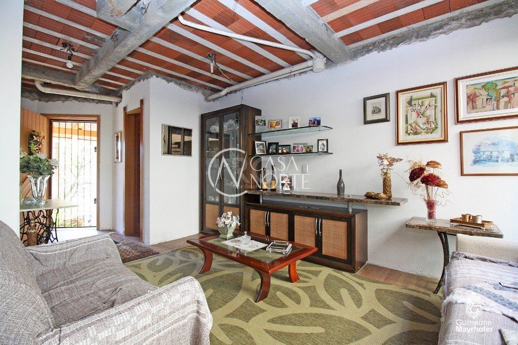 Casa à venda com 3 quartos, 354m², 1 suíte, 3 vagas, Rua São Benedito no bairro Bom Jesus em Porto Alegre