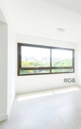 Apartamento à venda com 2 quartos, 650m², 1 suíte, 1 vaga, Praça Doutor Gastao Santos no bairro Passo da Areia em Porto Alegre