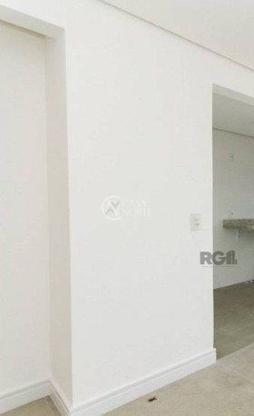 Apartamento à venda com 2 quartos, 650m², 1 suíte, 1 vaga, Praça Doutor Gastao Santos no bairro Passo da Areia em Porto Alegre