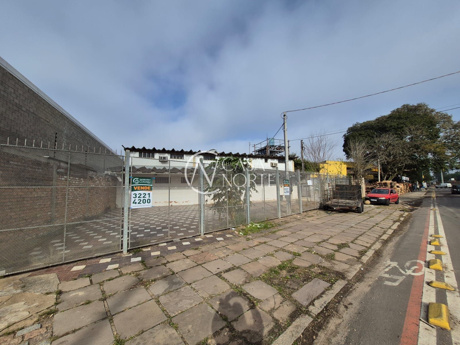 Pavilhão à venda , 1834m², Avenida Fernando Ferrari R no bairro Anchieta em Porto Alegre