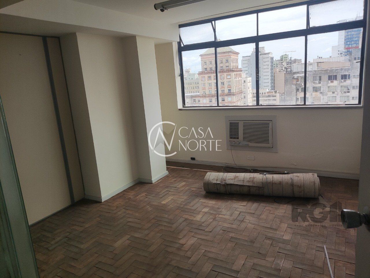 Sala Comercial à venda , 155m², Rua dos Andradas no bairro Centro Histórico em Porto Alegre