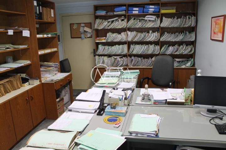 Sala Comercial à venda com 1 quarto, 51m², Praça Osvaldo Cruz no bairro Centro Histórico em Porto Alegre