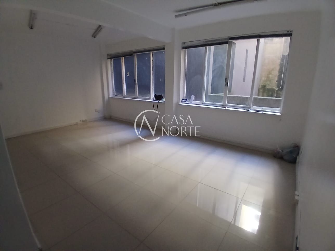 Conjunto Comercial à venda com 1 quarto, 40m², Rua dos Andradas no bairro Centro Histórico em Porto Alegre