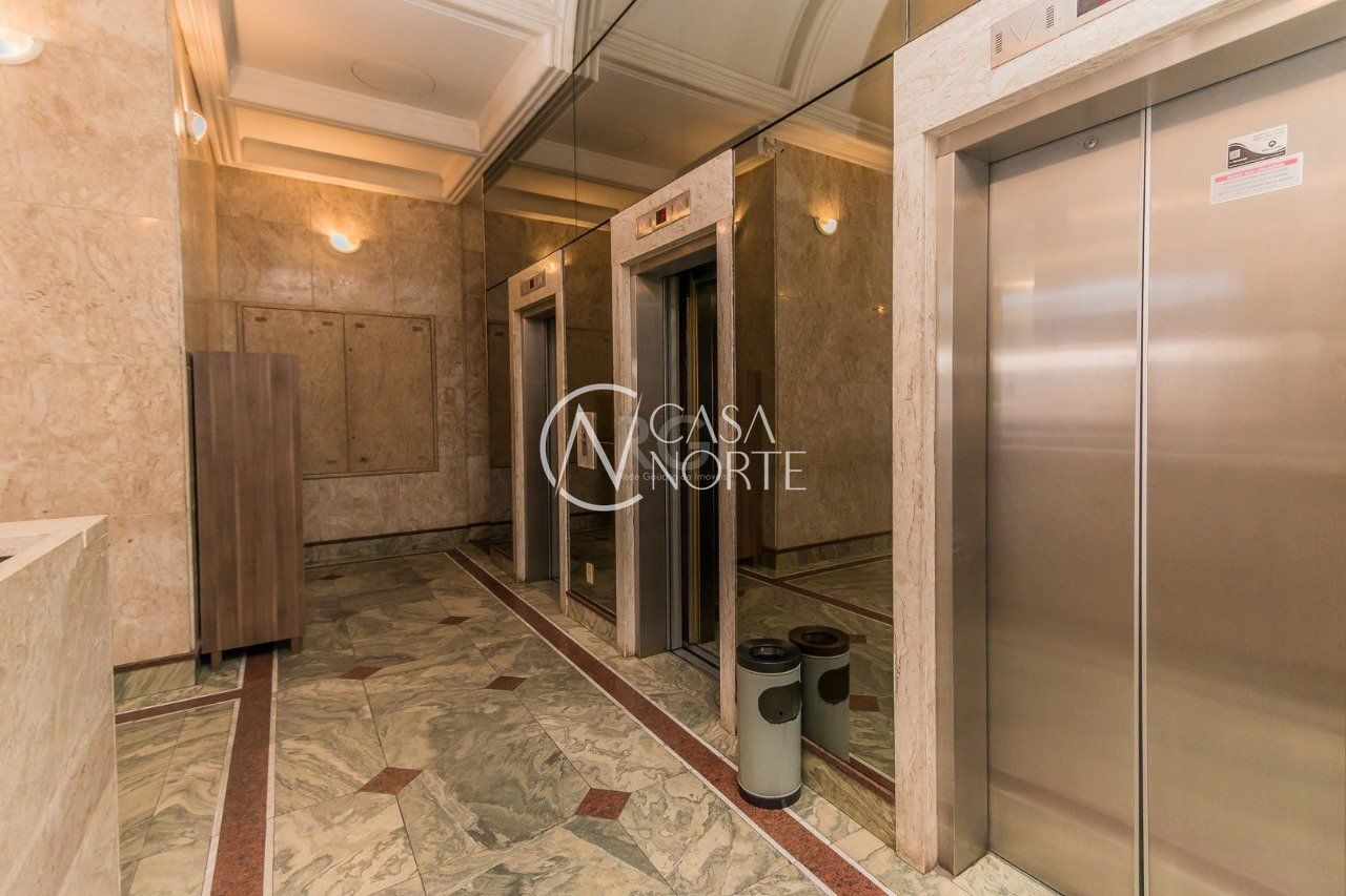 Loja à venda , 430m², Avenida Carlos Gomes no bairro Auxiliadora em Porto Alegre