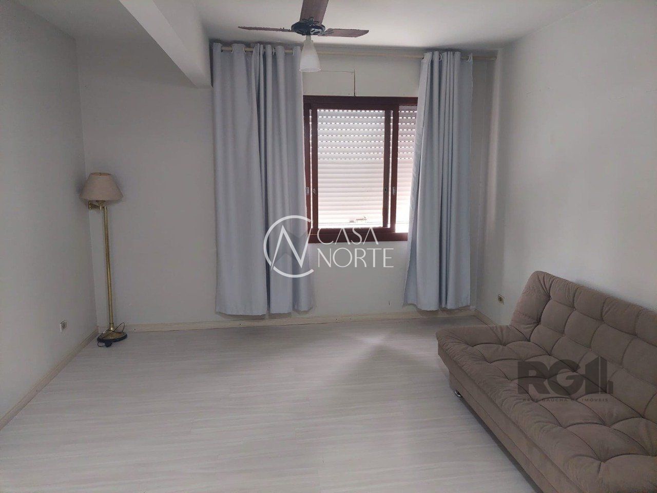 Kitnet à venda com 1 quarto, 35m², 1 vaga, Avenida Saturnino de Brito no bairro Vila Jardim em Porto Alegre