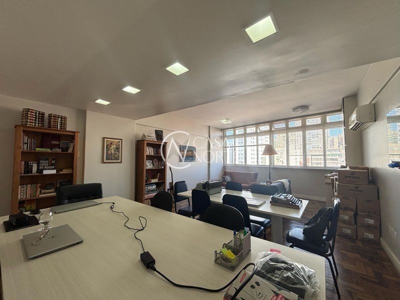 Sala Comercial à venda com 1 quarto, 56m², Praça Osvaldo Cruz no bairro Centro Histórico em Porto Alegre