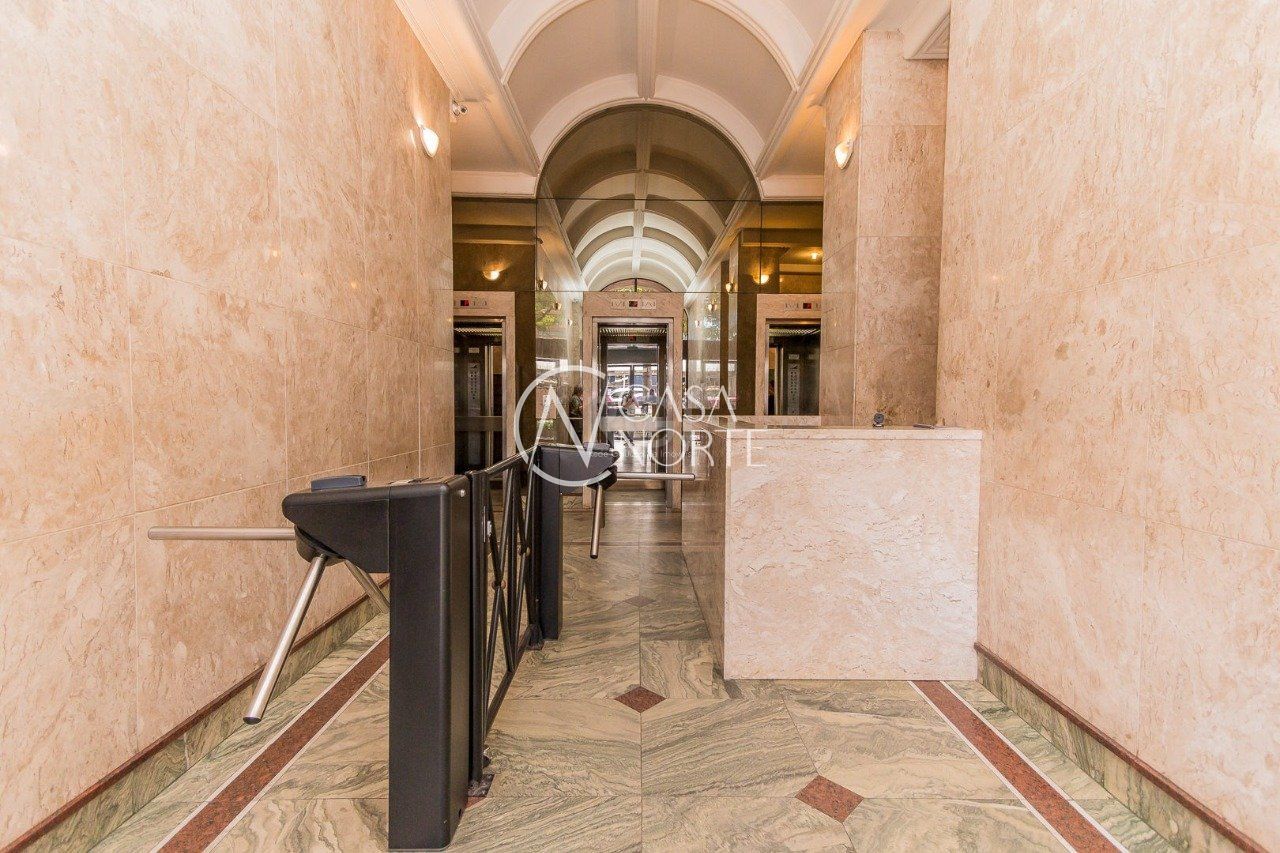 Loja à venda , 430m², Avenida Carlos Gomes no bairro Auxiliadora em Porto Alegre