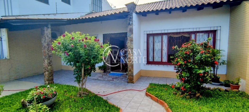 Casa à venda com 2 quartos, 100m², 1 vaga, Rua Serafim Alencastro no bairro Sarandi em Porto Alegre