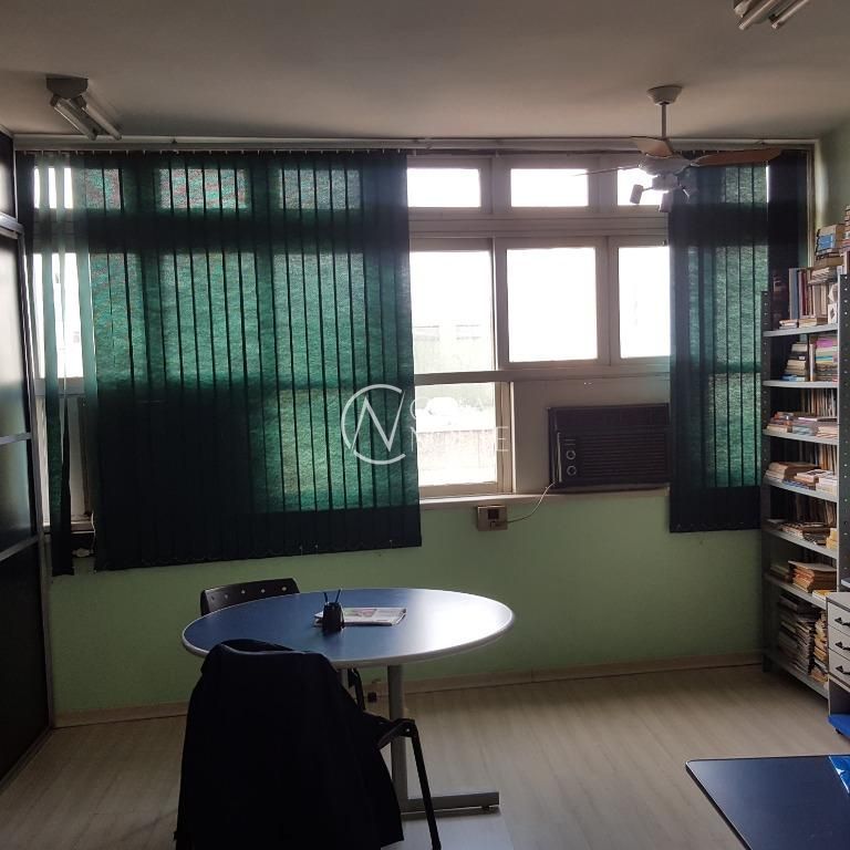 Sala Comercial à venda , 98m², Praça Osvaldo Cruz no bairro Centro Histórico em Porto Alegre