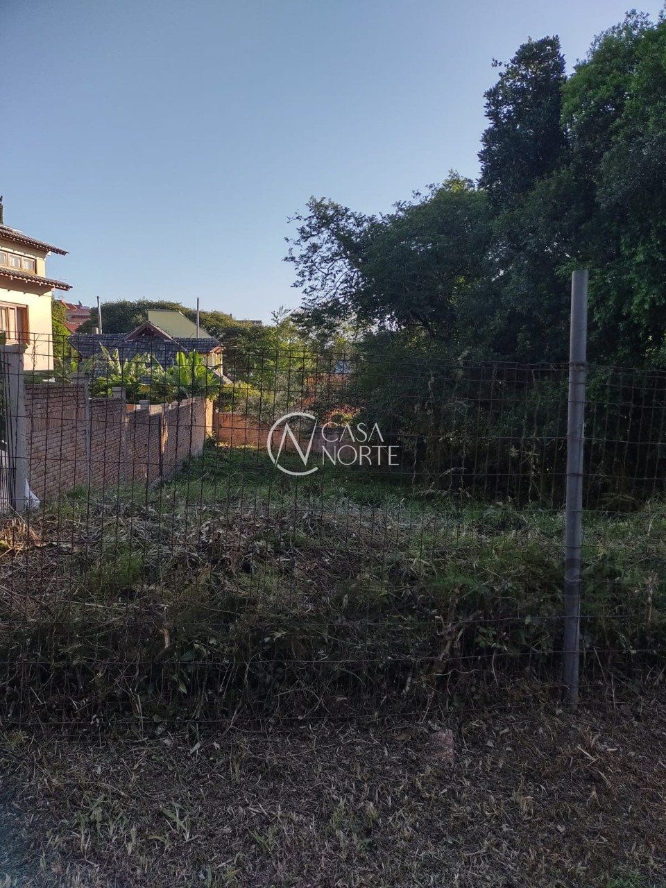 Terreno à venda  com 315m², Rua Fernando Osorio no bairro Teresópolis em Porto Alegre